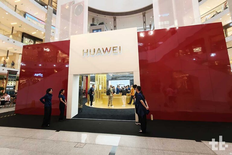 HUAWEI Innovative Foldable Pop-up Store