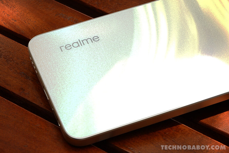 realme retains top smartphone spot in PH for Q3 2022