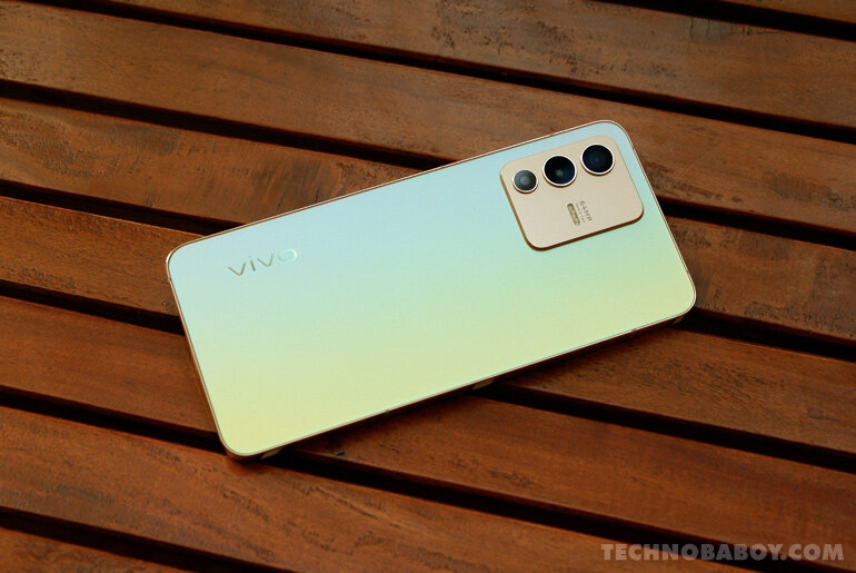 Vivo V23 5G review - Selfie smartphone with extravagant color